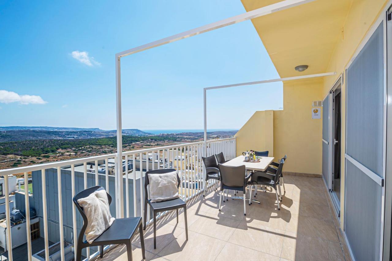 Summer Breeze Penthouse With Private Hot Tub & Terrace With Panoramic Views, By Getawaysmalta Mellieha Exterior photo