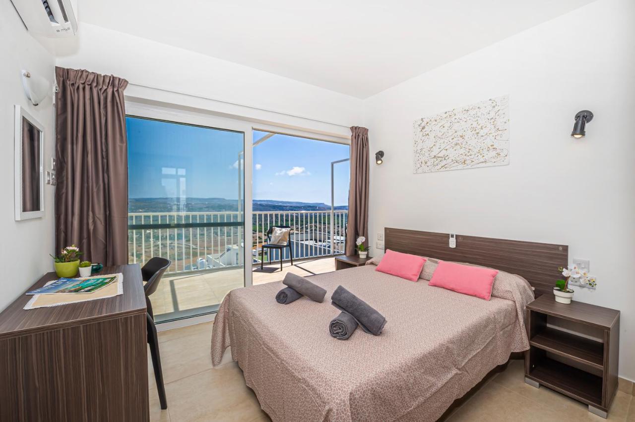 Summer Breeze Penthouse With Private Hot Tub & Terrace With Panoramic Views, By Getawaysmalta Mellieha Exterior photo